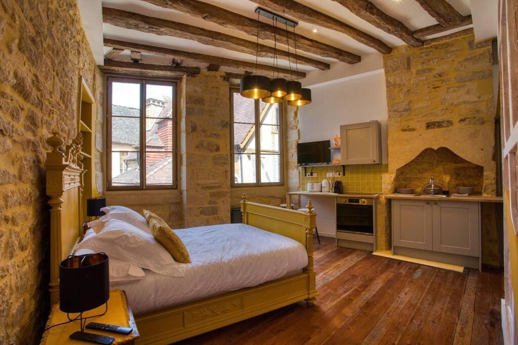 "Les Appartements De Betty C" Studio Medieval Sarlat Exterior foto