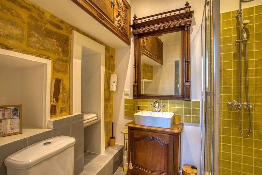 "Les Appartements De Betty C" Studio Medieval Sarlat Exterior foto